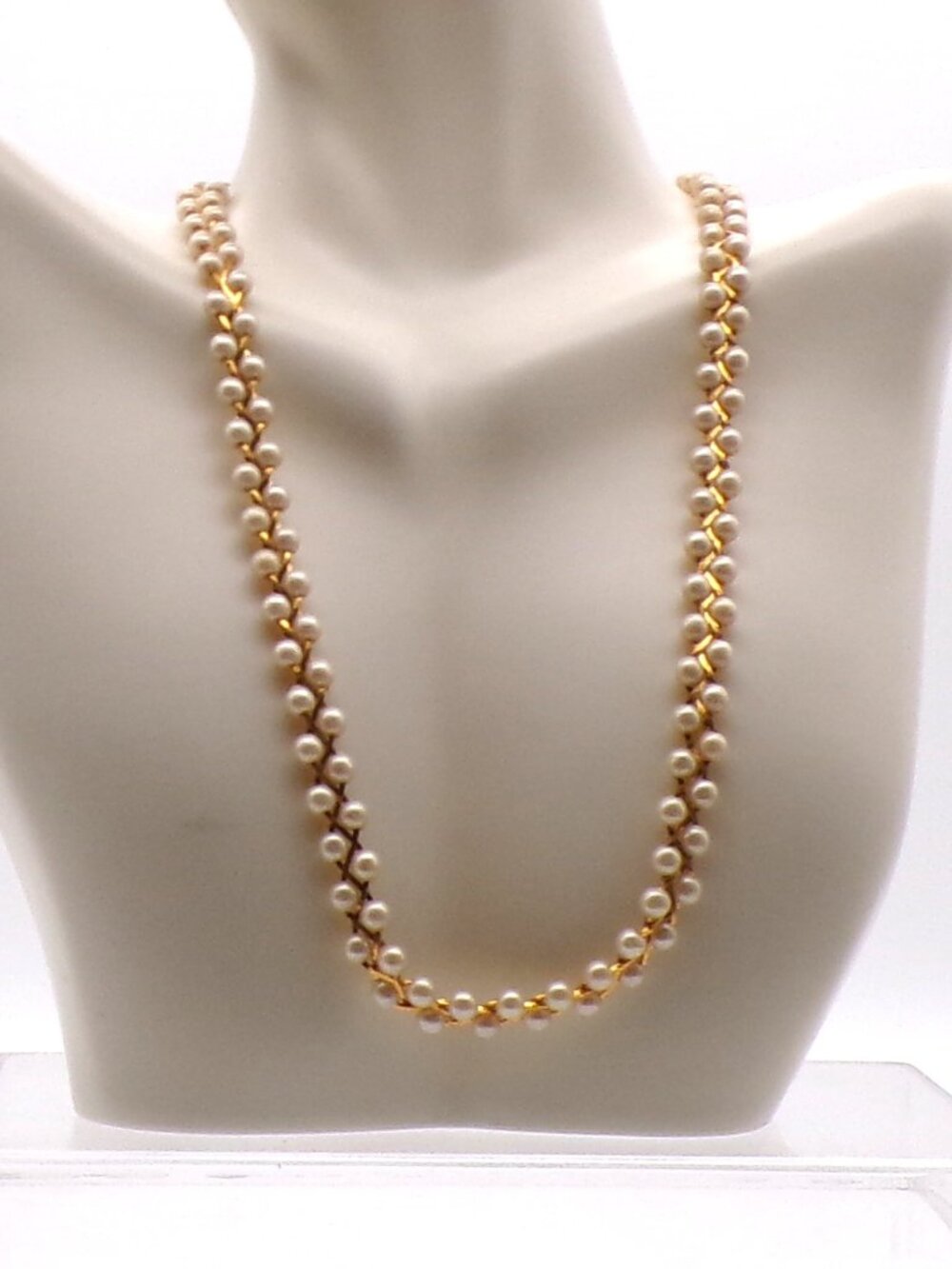 Vintage Faux Pearl Set - Necklace and Bracelet - Picture 2 of 10